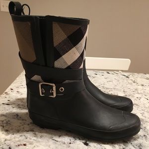 Burberry ankle rain boots